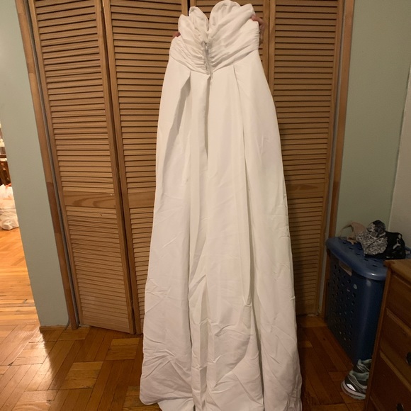 Beautiful wedding Dress! - Picture 3 of 3